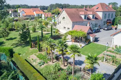 Image de Maison avec piscine chauffée, clim et jardin - Hauterives