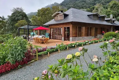 Image de Las Mercedes. -Grande Chalet dans les forĂŞts de montagne. Bel environnement