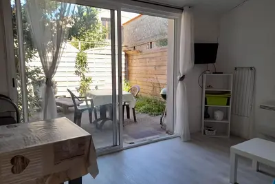 Image de 1\/2 pers, Charme et confort, à 10 min plages de Royan! wifi fibre. Ancv. 2*.