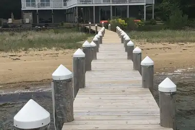 Image de Bord de l'eau! Maison de luxe, 6 chambres avec plage privée et quai