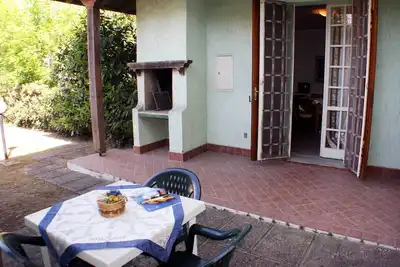 Image de Villa au rez-de-chaussée avec jardin double à seulement 150 mt. de la mer et des commerces