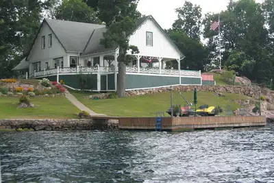 Image de 1000 Island Great Camp Island Retreat disponible pour la saison de location 2019