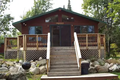 Image de Magnifique chalet de villégiature au lac Vermilion avec 2 chambres