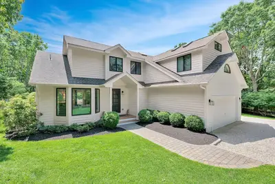 Image de Haut De Gamme Maison Neuve Avec Tout Haut De La Ligne! Près de la ville Sag / Est