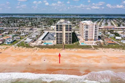 Image de Ormond Beach. . . . . Ocean avant. . . . . . Condo. . . . . Large Balcon. . . . . . Vues Dégagée