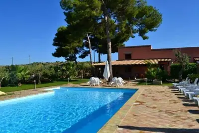 Image de Sicile - Suite Alloro avec splendide piscine extérieure et un jacuzzi - Casale Abate