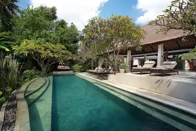 Image de Villa royale avec 3 chambres à coucher5 Près de la plage de Seminyak et de Kudeta;