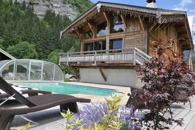 Image de Chalet De Luxe A Morzine Avec Piscine \/ 12 Pers.