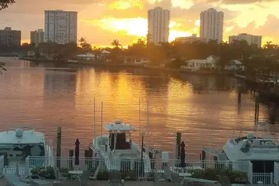 Image de Bord de l'eau 2\/2 Meublé Pompano Beach