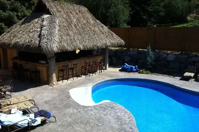 Image de Maison de luxe avec piscine et lac Cabana