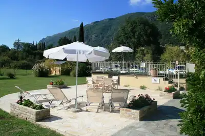 Village View 'est une villa de deux chambres magnifiquement construit pour un séjour de détente