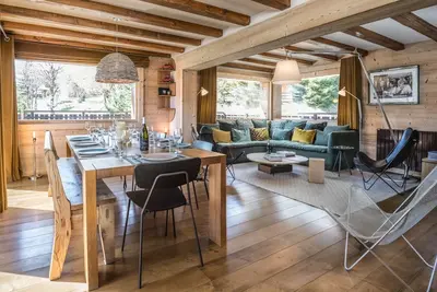 Image de Chalet Sardonnère, un magnifique chalet de 5 chambres avec une vue magnifique.
