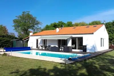 Image de Grande maison avec piscine, idéale famille ou amis