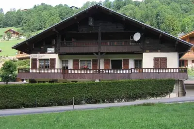 Image de Appartement fonctionnel de 60 m² avec balcon dans un chalet proche des pistes