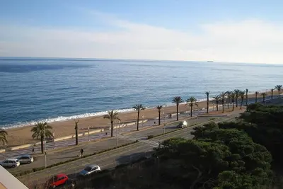 Image de Bravaholidays-24-Sur la 1ère ligne de la plage, vues spectaculaires, climatisation
