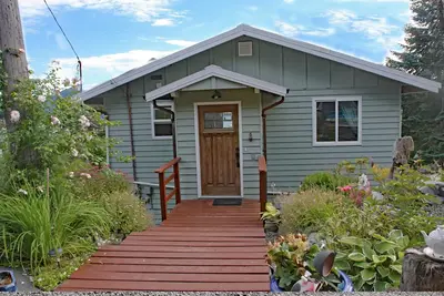 Image de Mer Jardin Maison située près de la Marina.