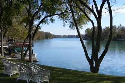 Image de Windy Shores sur le magnifique lac Dunlap