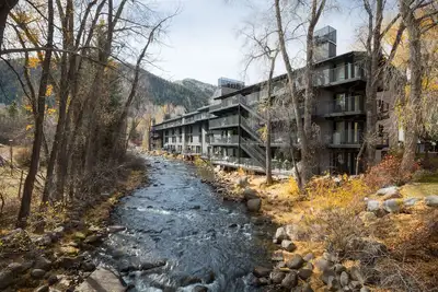 Image de Sur la rivière, à quelques blocs du centre-ville!
