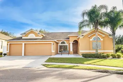 Image de Viburnum Villa, 5 bed Luxury Poolhome sur Legacy Park, Ă 15 minutes de Disney