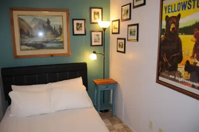 Image de Two Bedroom modulaire Accueil Just One Mile De Yellowstone National Park!