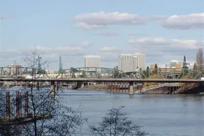 Image de Condo River Front Portland Oregon 9000 $ par mois. Moins que des hôtels!