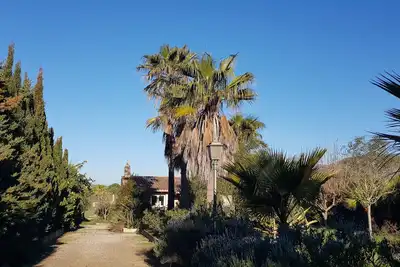 Finca romantique avec vue panoramique et lointaine sur la mer