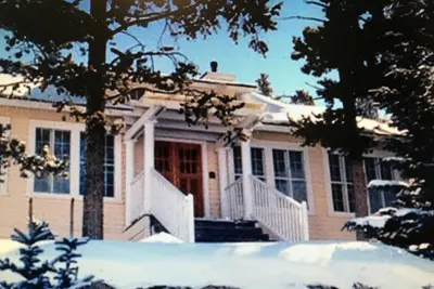 Image de Magnifique maison un bloc de la rue principale