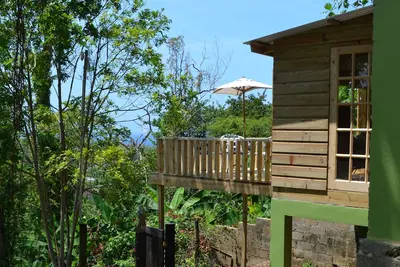 Image de Bambu Cottage, refuge tropical privé avec une vue imprenable sur l'océan