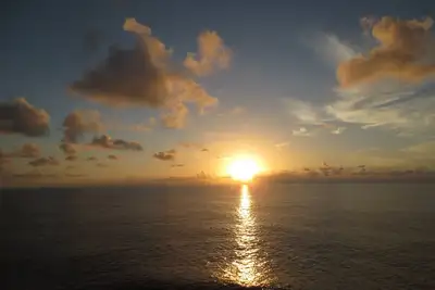 Image de Plage privée et couchers de soleil spectaculaires! Le plaisir des amoureux de la plage.
