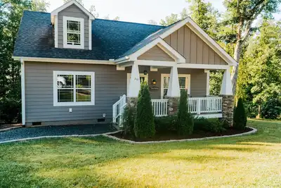 Image de Asheville Cottages. . . . Cottage romantique et luxueux à Asheville, Caroline du Nord