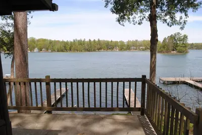 Image de Bord de l'eau Bellaire Style Cabins à 20 min du centre-ville de Traverse City - Cabine n ° 3
