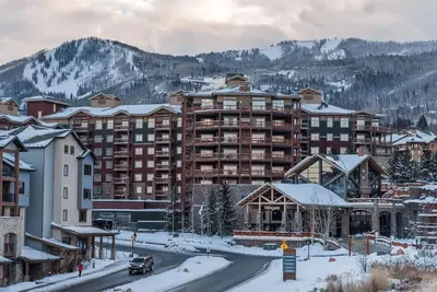Image de Ski in / Ski out Villa de luxe à une chambre à Park City Resort à Canyons Village!