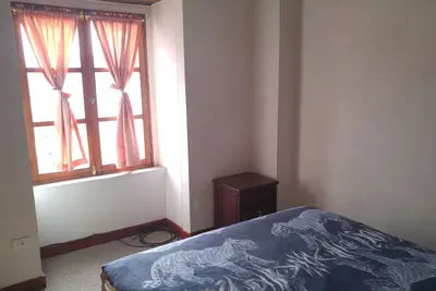 Balcon Appartement donnant sur l'espagnol colonial Quito