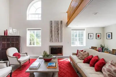 Image de Emplacement superbe. Sunny 3700Sqf Sanctuary. Sentiers / Bois / Vues. 20min de Sf