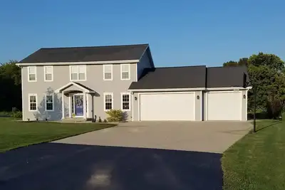 Image de Maison privée spacieuse avec accès rapide à Eaa