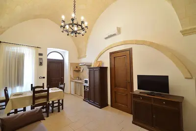 The Hall of Arms, Appartement pour des vacances, Oria, Pouilles, Italie