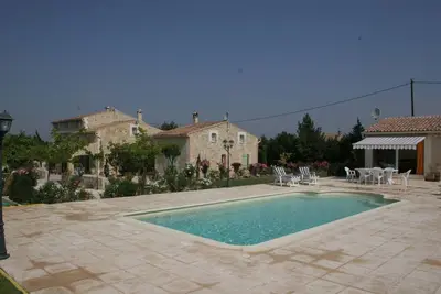Image de Locations Des Alpilles - Mimosa