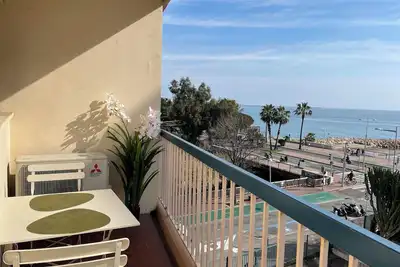 Image de Vue mer- beau 2 pièces - hippodrome Cagnes-sur-mer