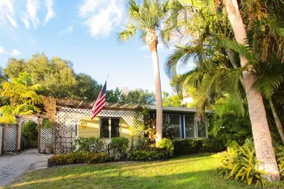 Image de Bungalow tropical sur le Canal Place - Marche pour Siesta Beach & Village - Apportez vos animaux de compagnie!