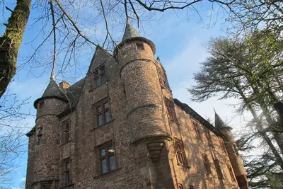 Image de Chambres d'hôtes de Prestige  dans un parc. Parking