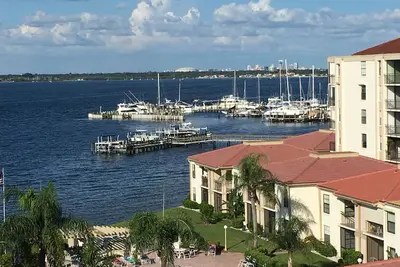 Image de Profitez du soleil et des vues sur l'eau de cette spacieuse escapade côtière en Floride