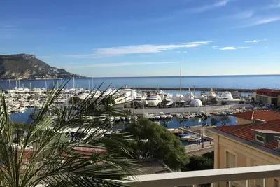 Image de Appart 3* à Beaulieu-sur-mer avec vue mer, montagne et port de plaisance