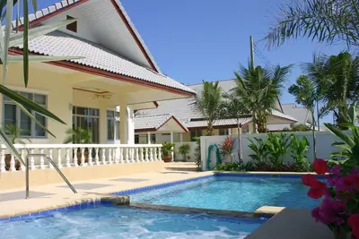 Image de Pool Villa Coconut, accessible en fauteuil roulant, entretenu et utilisation de matériel médical