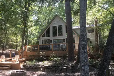 Image de L'évasion parfaite! Nouvelle cabine magnifique avec vue sur le lac et cale de bateau.