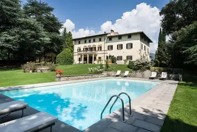 Image de Appartement dans une ancienne ferme près de Florence avec centre de bien-être