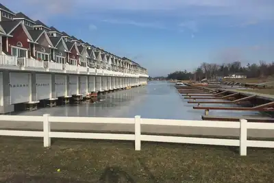 Image de Condo sur le hangar Ă bateaux Fleuve Lawrence, Alexandria Bay, Ny