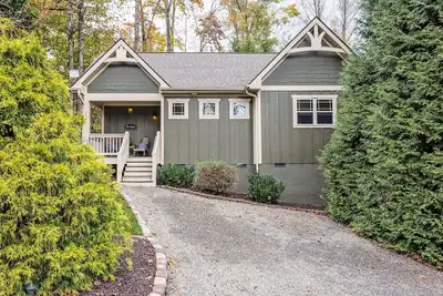 Image de Asheville Cottages. . . . Cottage romantique et luxueux à Asheville, Caroline du Nord