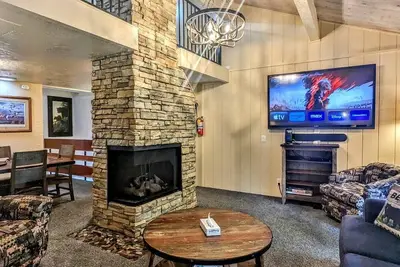 Image de Maison 2 chambres avec Spa privé à la base de Snow Summit Ski Resort!