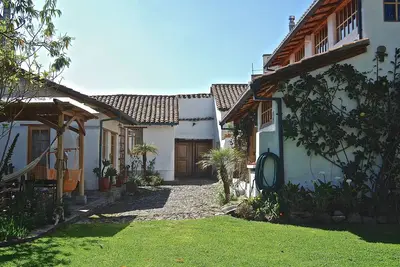 Image de Suite Luna, beau jardin dans l'hist. Quito près de la zone de vie nocturne La Ronda