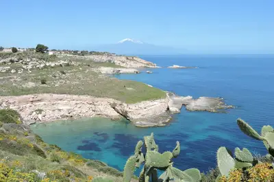 Image de Appartement dans une villa de style méditerranéen, distance de la mer mt. 400